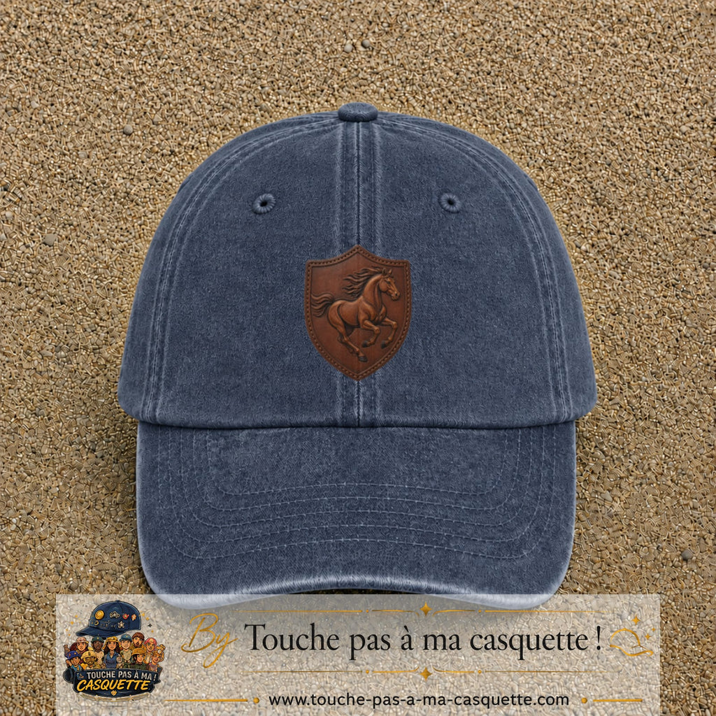 Image principale produit193grosBM - casquette Bleu marine délavé avec visuel Cheval écusson cuir 7 cm