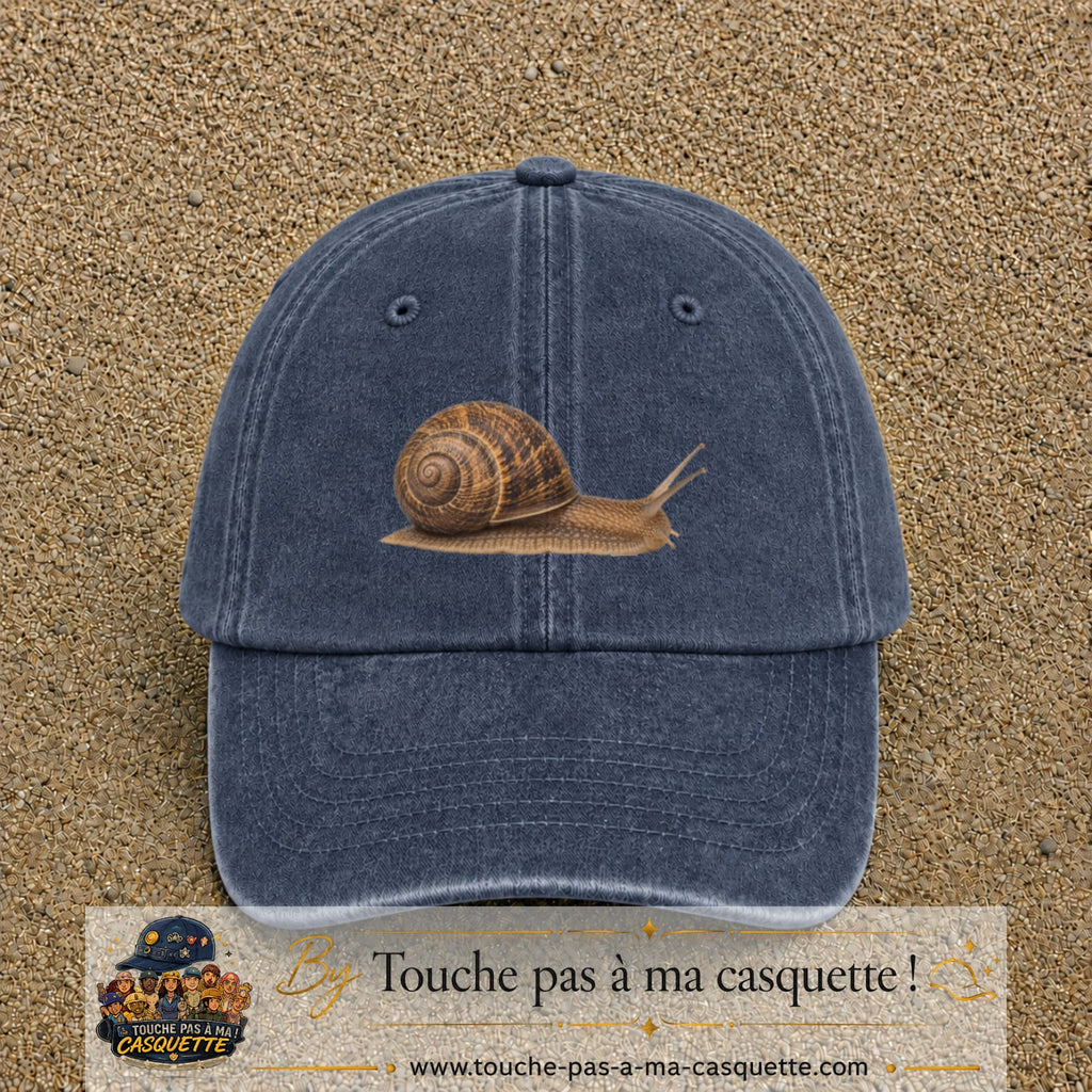 Image principale produit74moyenBM - casquette Bleu marine délavé avec visuel Escargot 5 cm