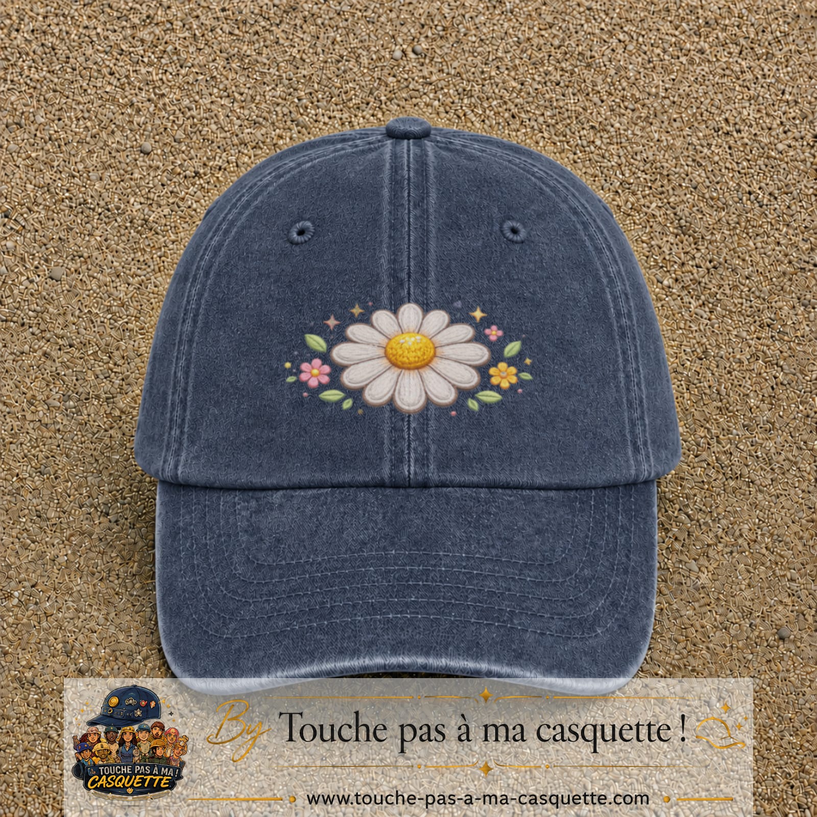 Image principale produit120moyenBM - casquette Bleu marine délavé avec visuel Marguerite horizontale 5 cm