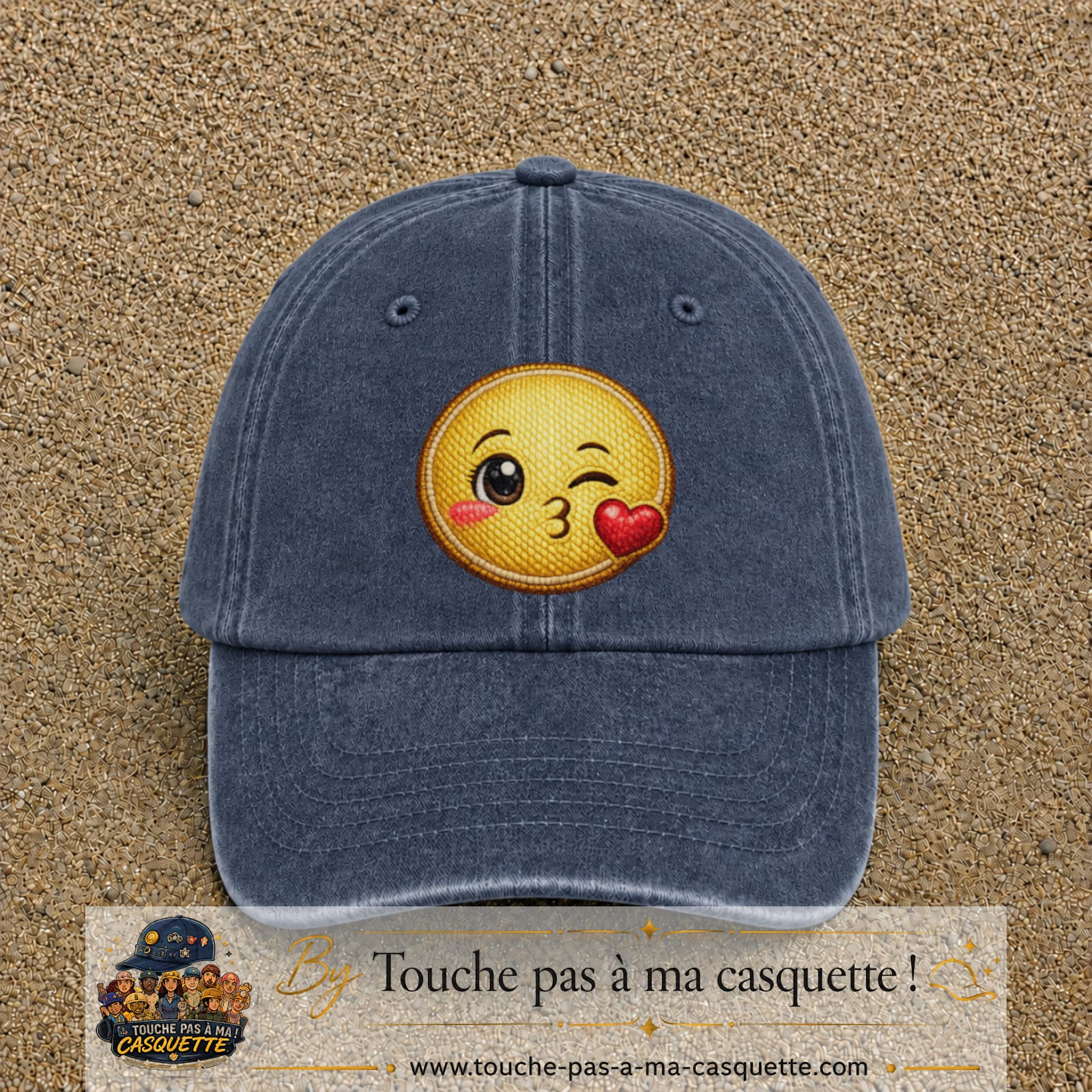 Image principale produit10grosBM - casquette Bleu marine délavé avec visuel Emoji bisou cœur 7 cm