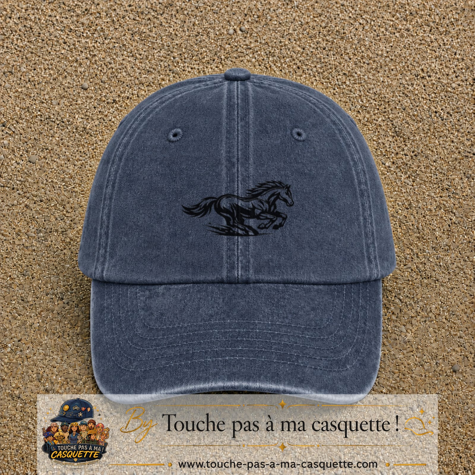 Image principale produit127moyenBM - casquette Bleu marine délavé avec visuel Cheval au galop 5 cm
