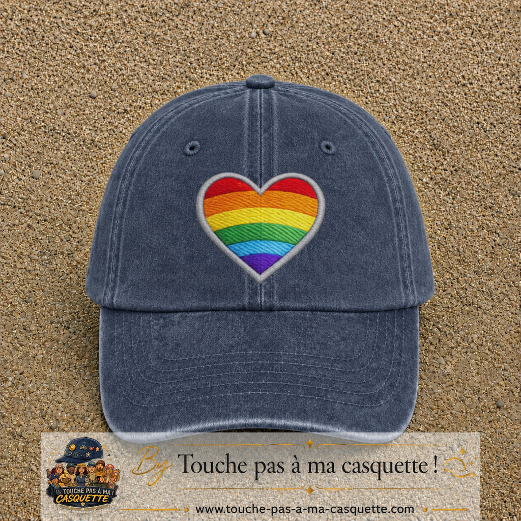 Image principale produit25grosBM - casquette Bleu marine délavé avec visuel Cœur arc-en-ciel écusson 7 cm