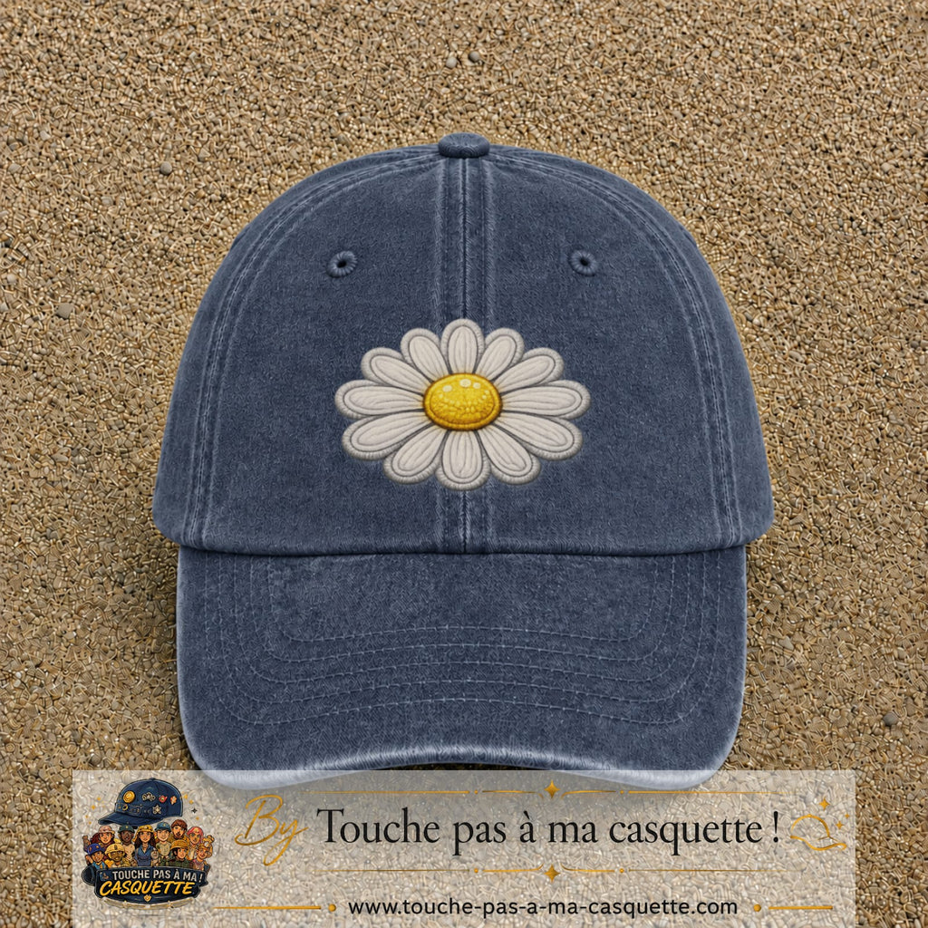 Image principale produit104grosBM - casquette Bleu marine délavé avec visuel Marguerite simple 7 cm