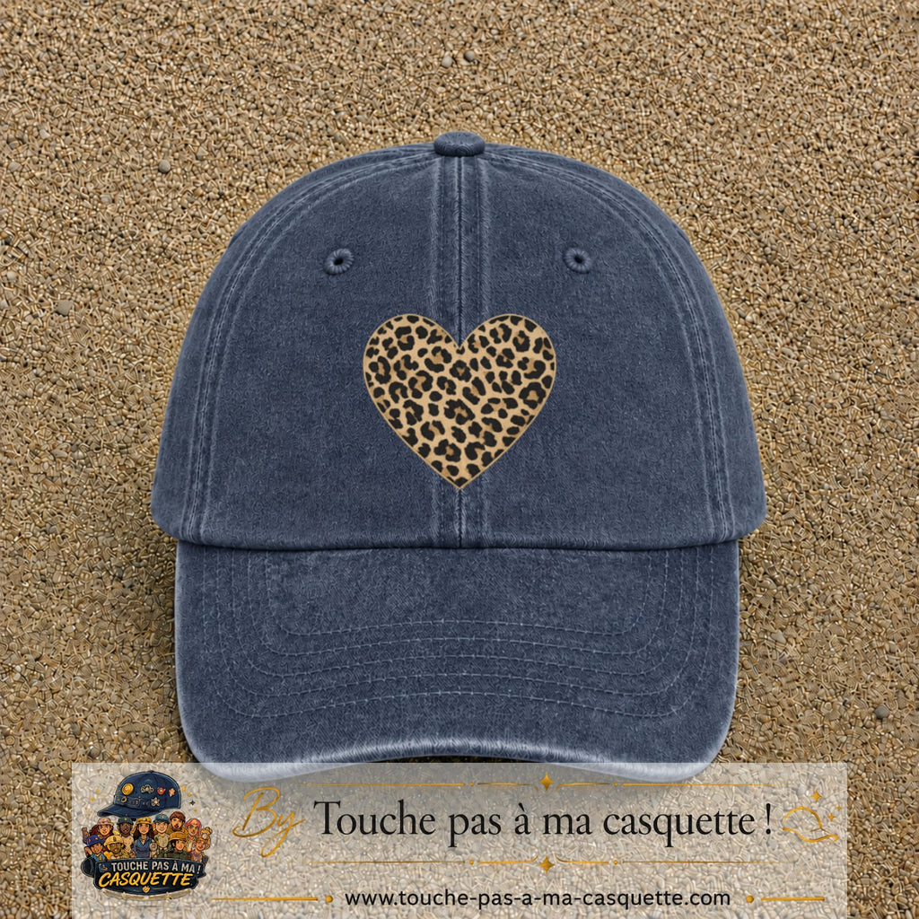 Image principale produit68grosBM - casquette Bleu marine délavé avec visuel Cœur léopard 7 cm