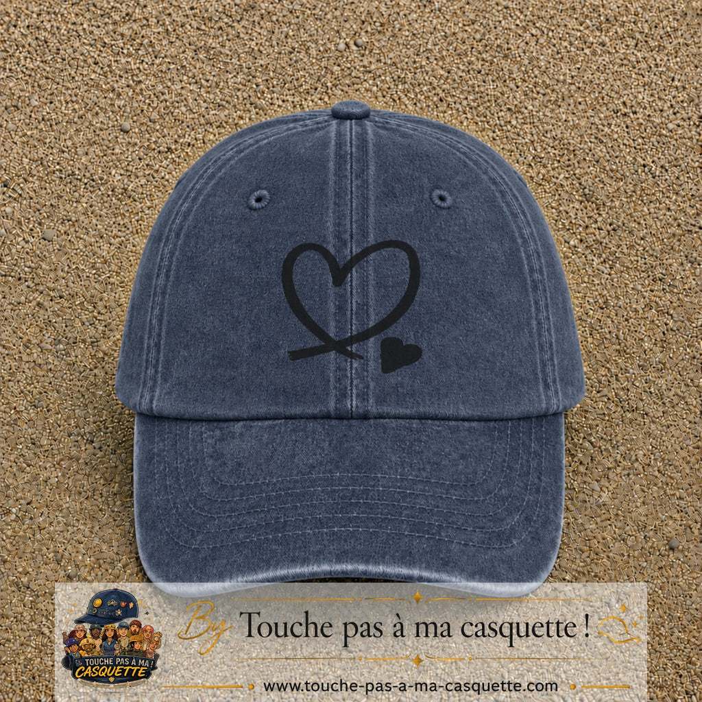 Image principale produit31grosBM - casquette Bleu marine délavé avec visuel Cœur continu noir 7 cm