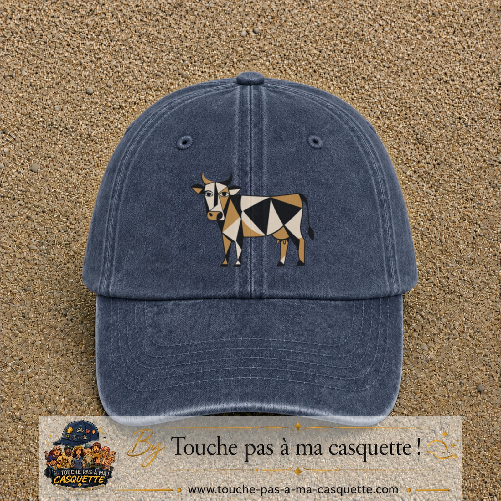 Image principale produit149grosBM - casquette Bleu marine délavé avec visuel Vache géométrique 7 cm
