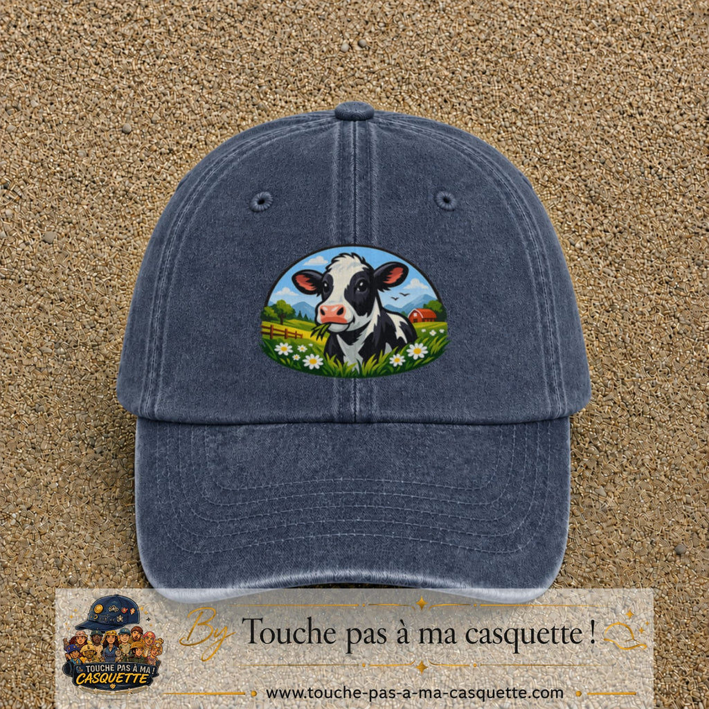 Image principale produit72grosBM - casquette Bleu marine délavé avec visuel Vache paysage 7 cm
