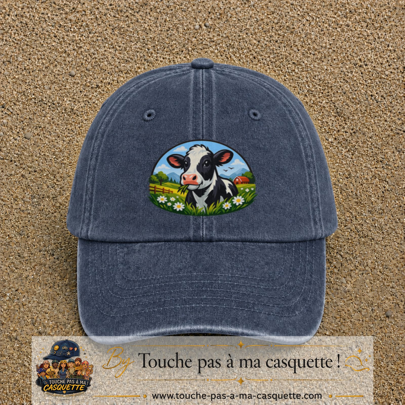 Image principale produit72grosBM - casquette Bleu marine délavé avec visuel Vache paysage 7 cm