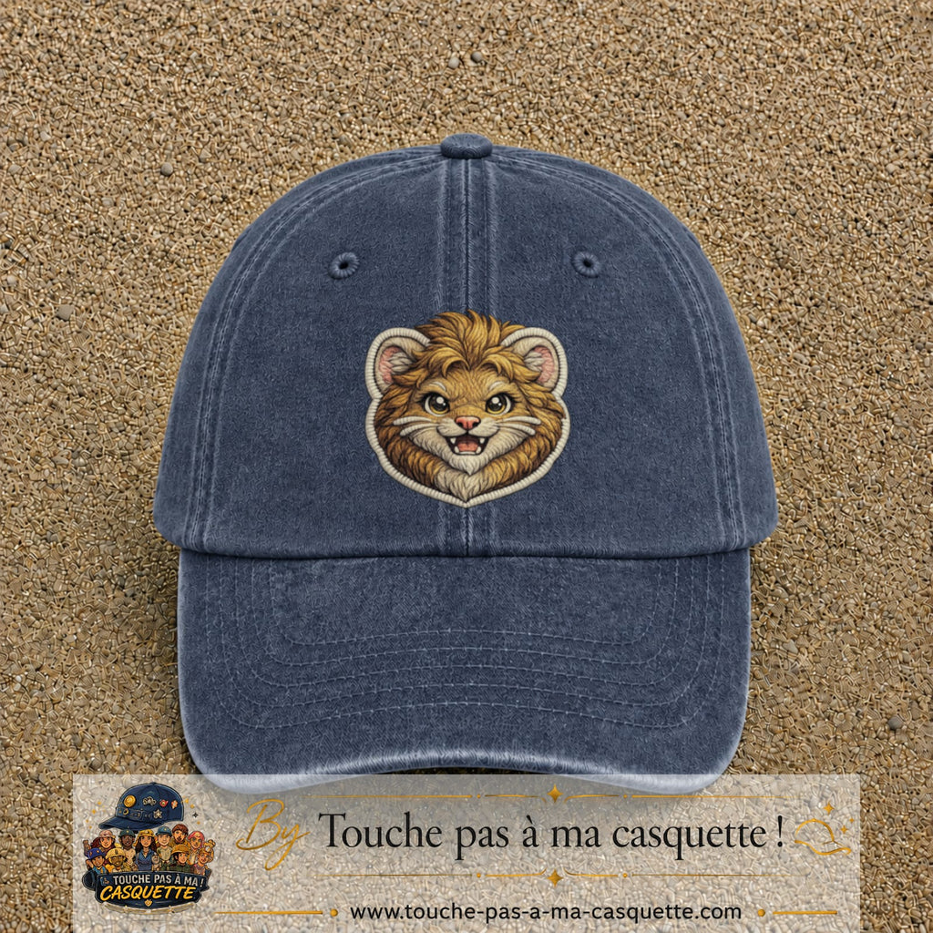 Image principale produit39grosBM - casquette Bleu marine délavé avec visuel Lion souriant 7 cm