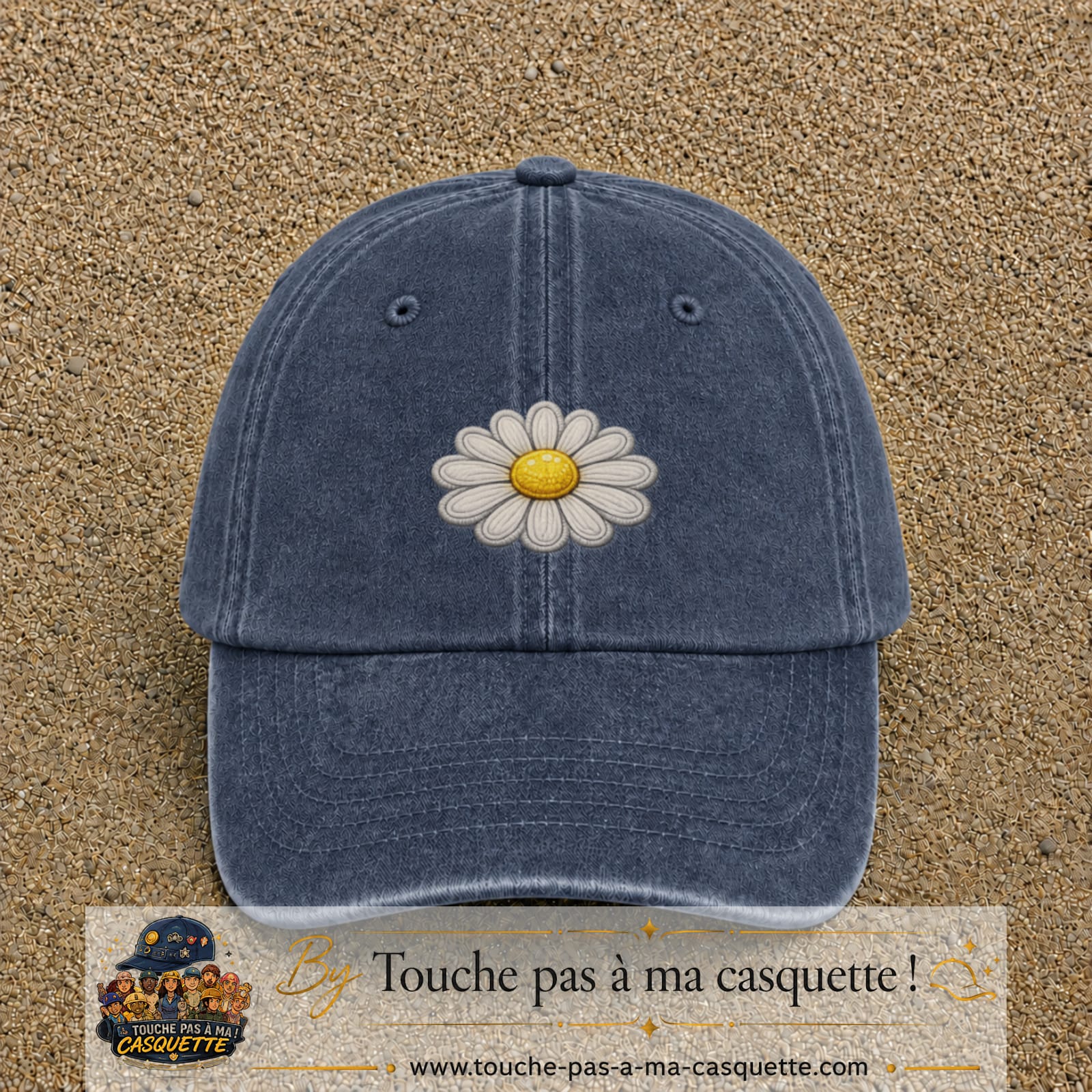 Image principale produit104moyenBM - casquette Bleu marine délavé avec visuel Marguerite simple 5 cm