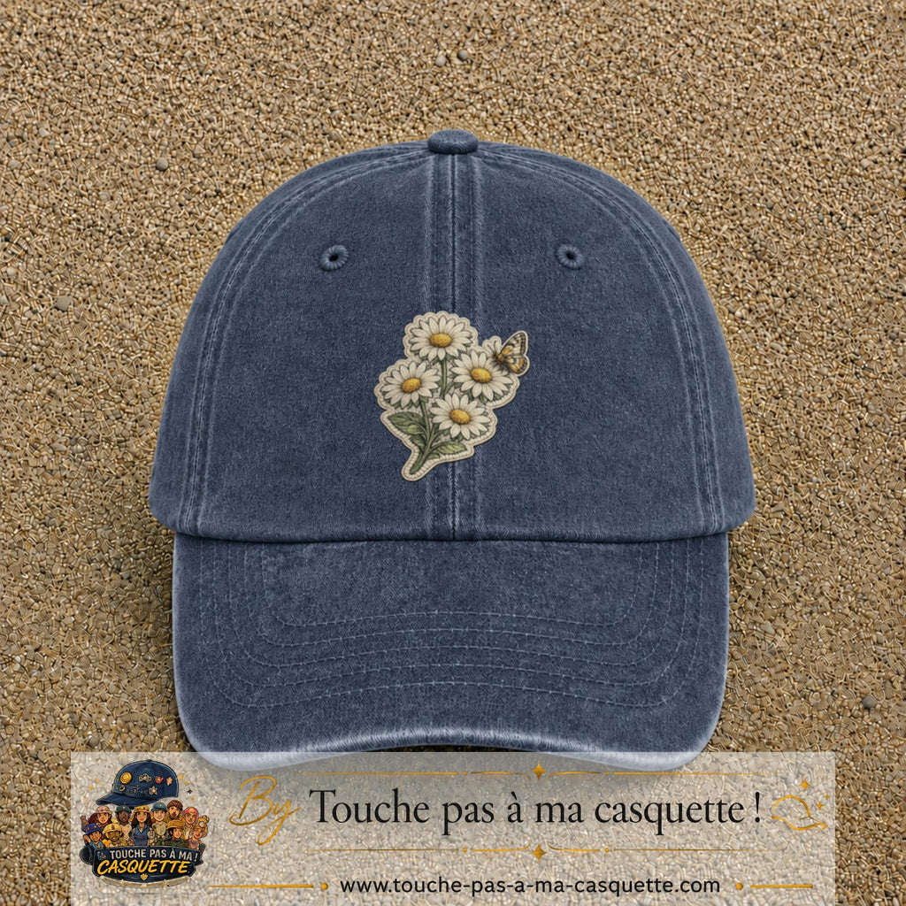 Casquette Bleu marine délavé motif Marguerites avec papillon 7 cm - vue principale