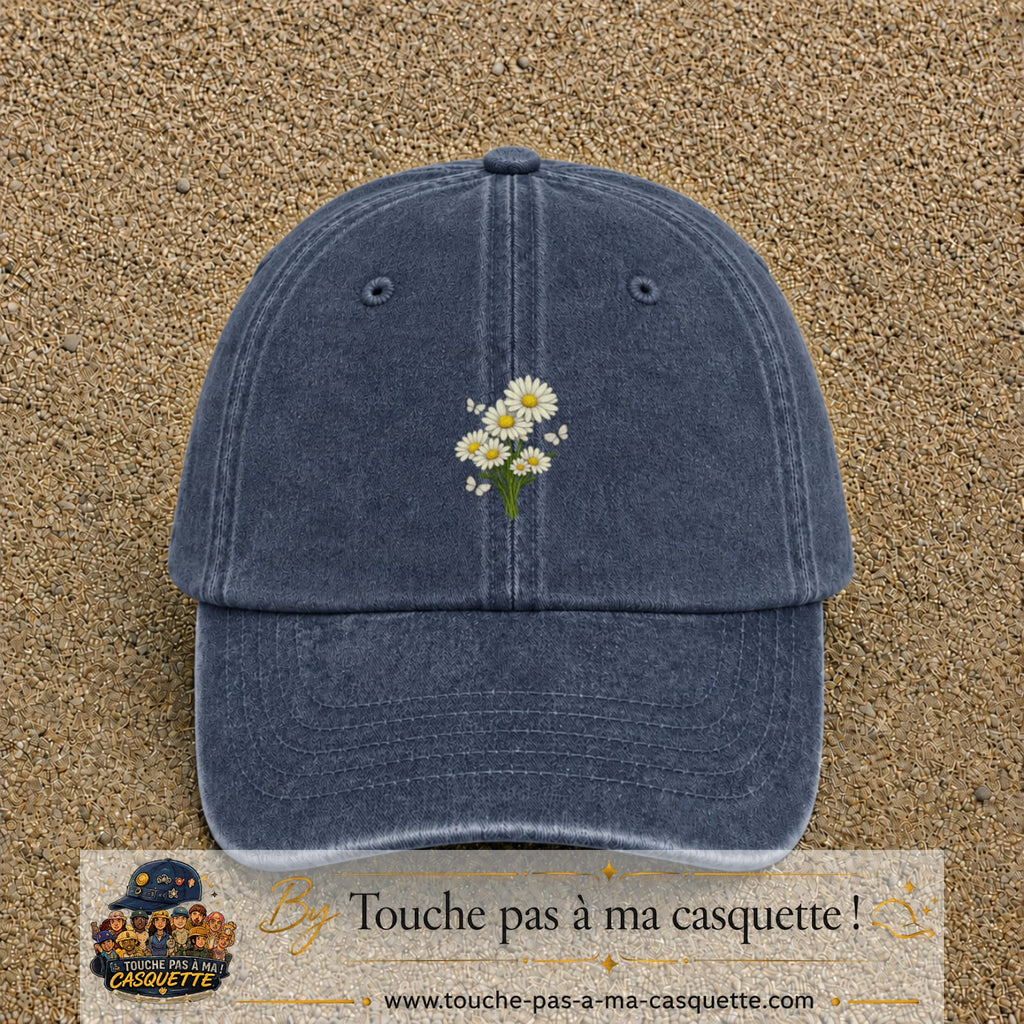 Casquette Bleu marine délavé motif Bouquet de marguerites et papillons 5 cm - vue principale