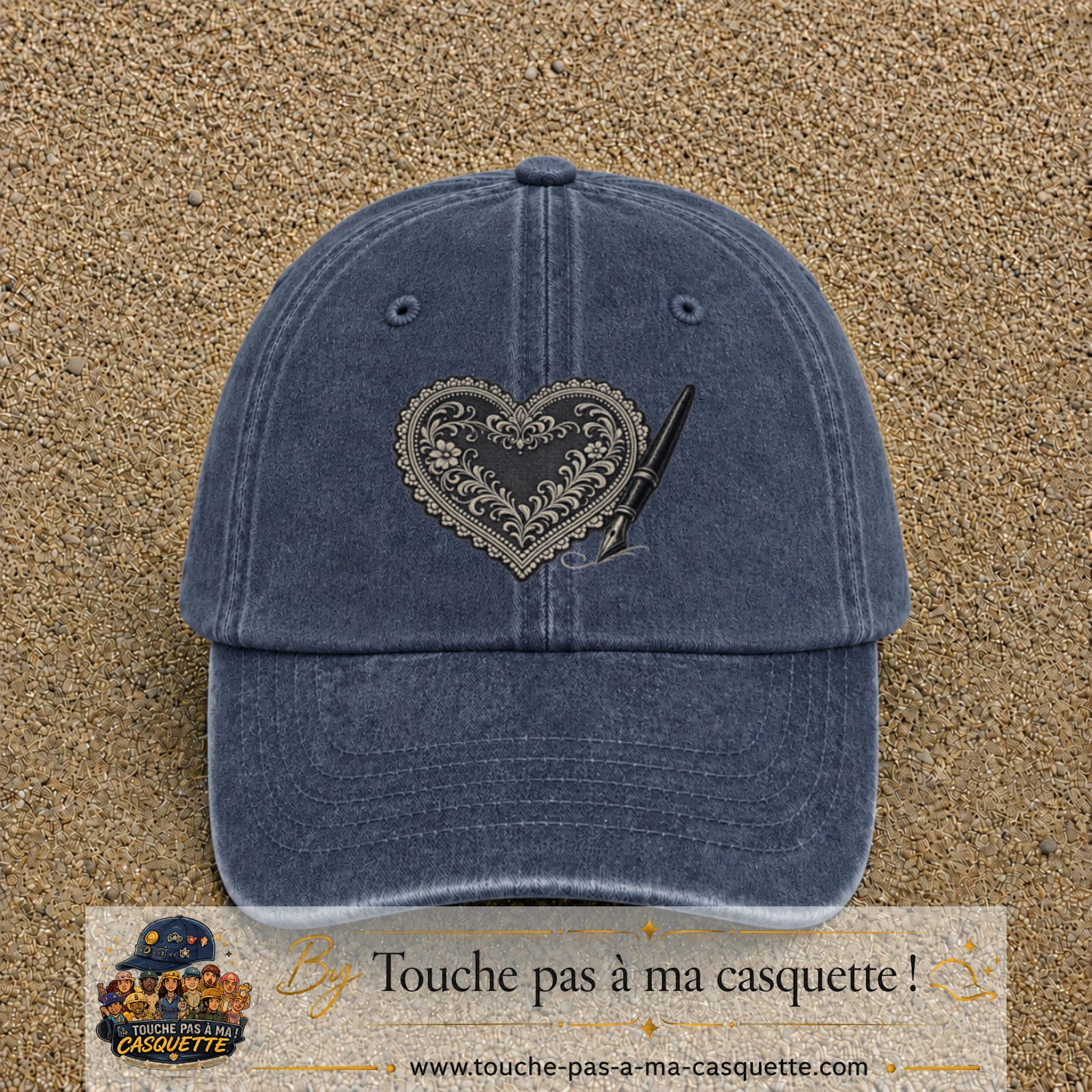 Casquette Bleu marine délavé motif Cœur calligraphie 7 cm - vue principale