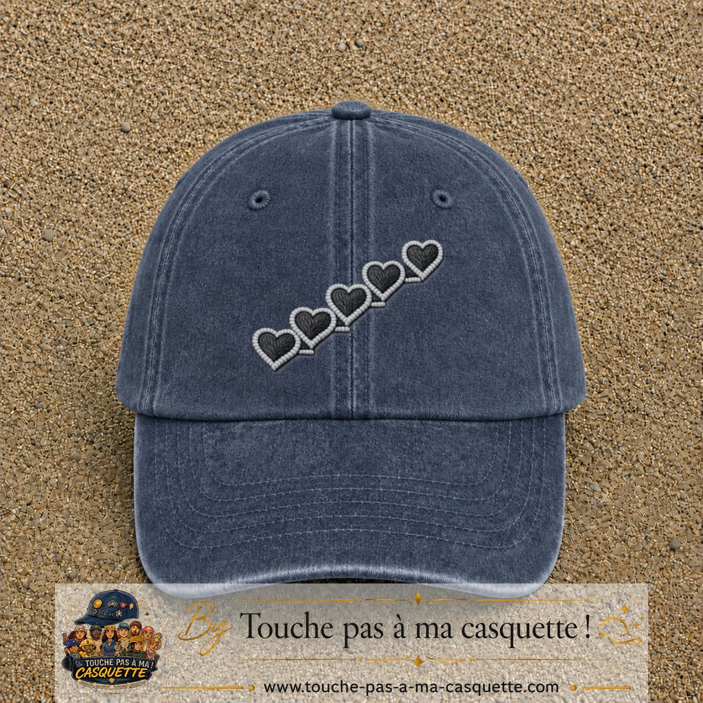 Casquette Bleu marine délavé motif Guirlande de cœurs 7 cm - vue principale