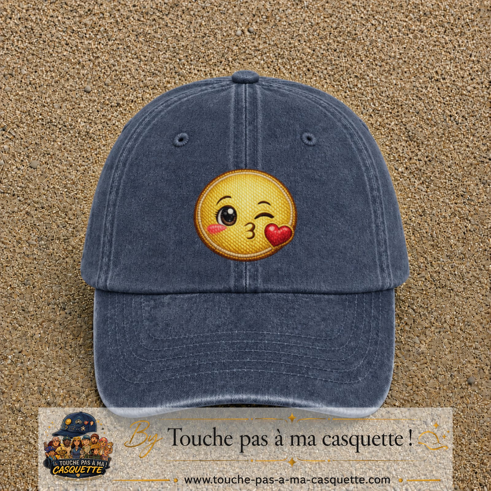 Casquette baseball Bleu marine délavé 100% coton avec visuel Emoji bisou cœur 7 cm - image produit principale