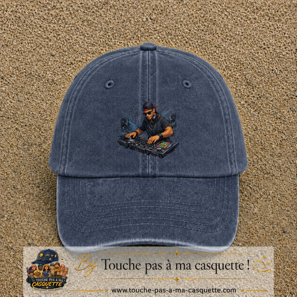 Casquette Bleu marine délavé 100% coton avec motif DJ aux platines 7 cm - image principale