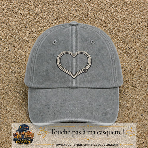 Casquette Gris délavé motif Cœur contour minimal 7 cm - vue principale