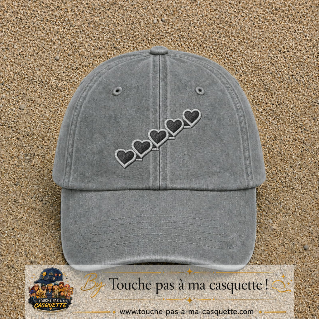 Casquette Gris délavé motif Guirlande de cœurs 7 cm - vue principale