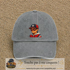 Casquette Gris délavé 100% coton avec motif Garçon casquette rouge et lunettes 7 cm - image principale