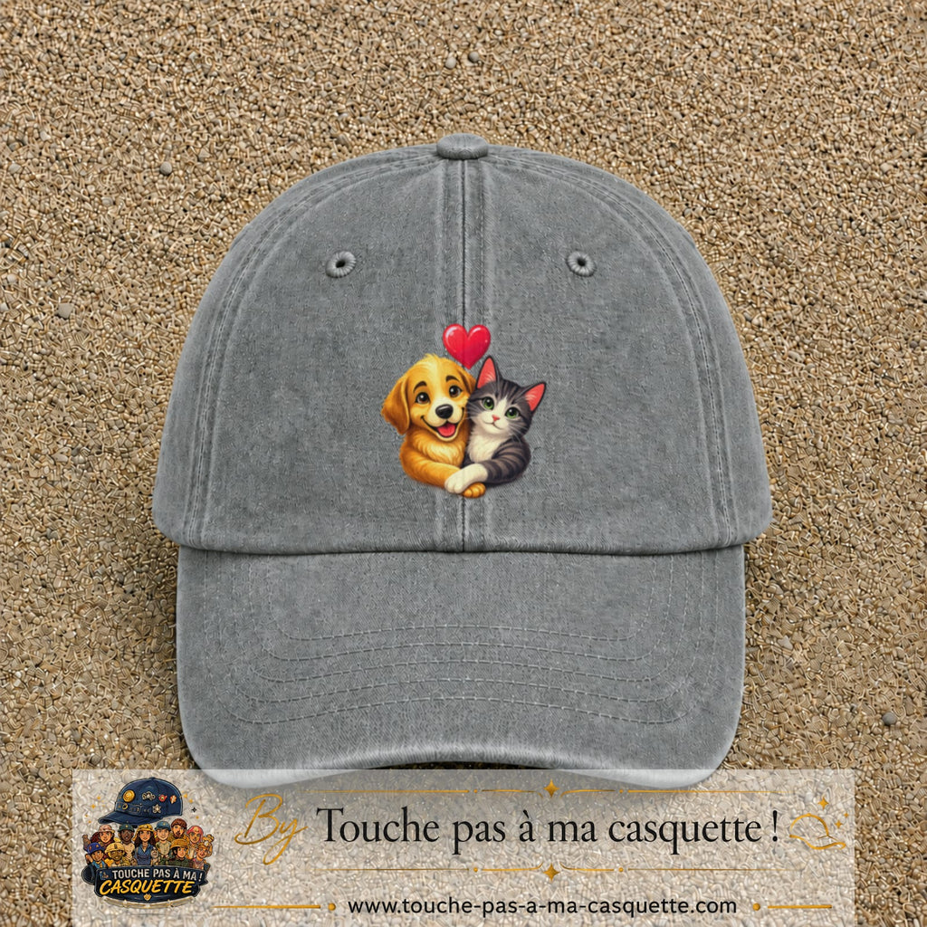 Casquette Gris délavé avec motif Chien et chat complices en 7 cm – vue principale