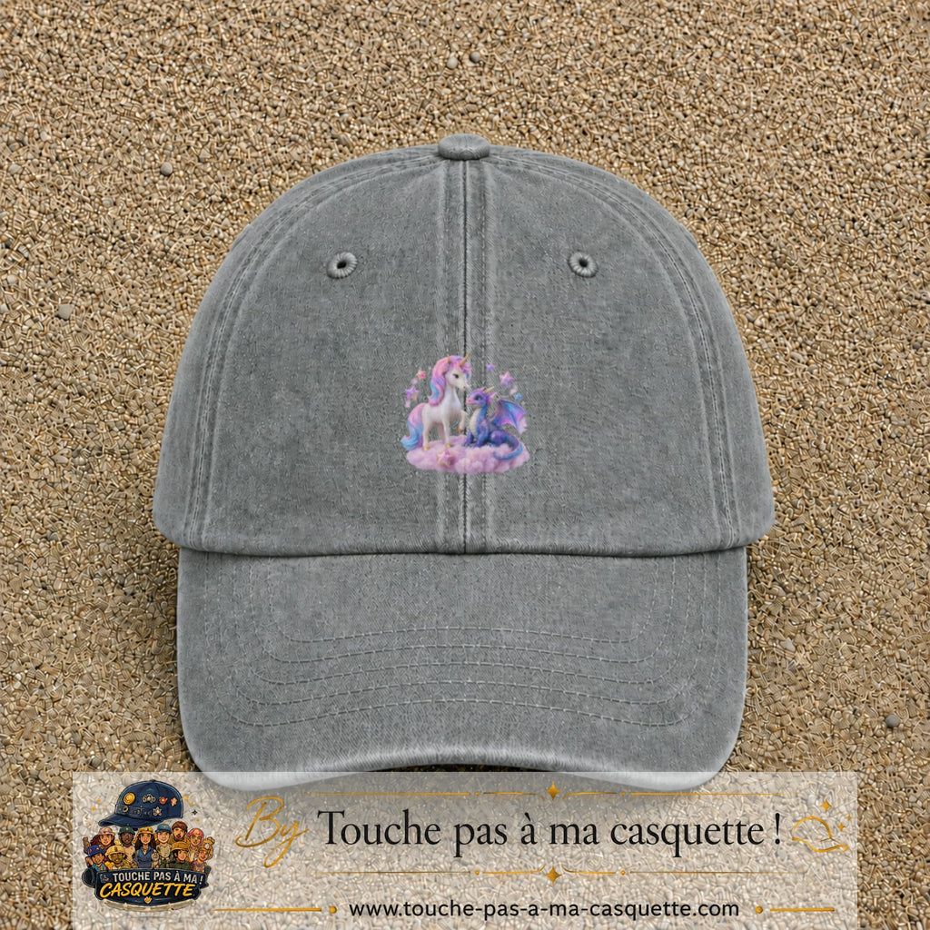 Casquette Gris délavé avec motif Licorne et dragon sur un nuage en 5 cm – vue principale
