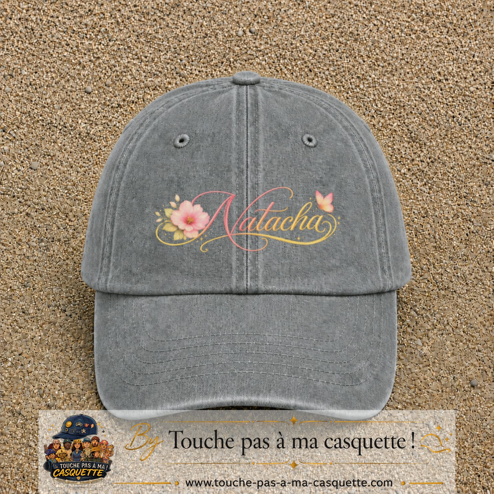 Casquette Gris délavé avec motif Prénom Natacha fleuri en 5 cm – vue principale