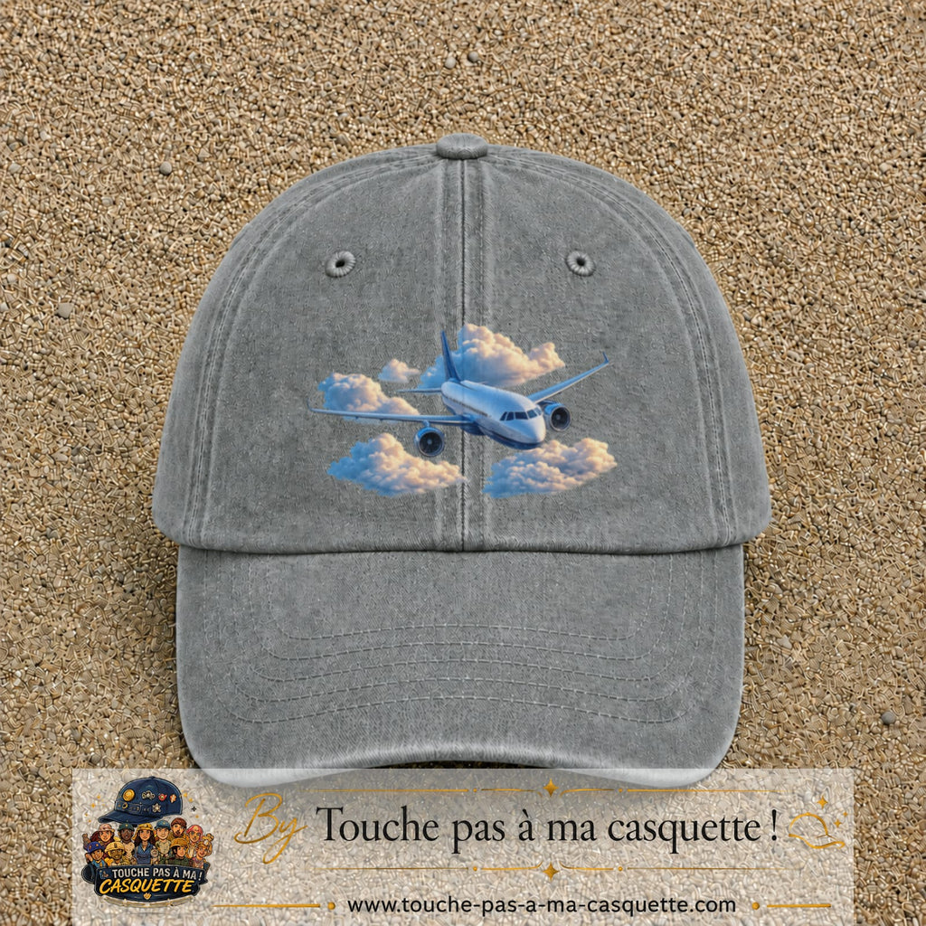 Image principale casquette Gris délavé avec motif Avion dans les nuages 7 cm