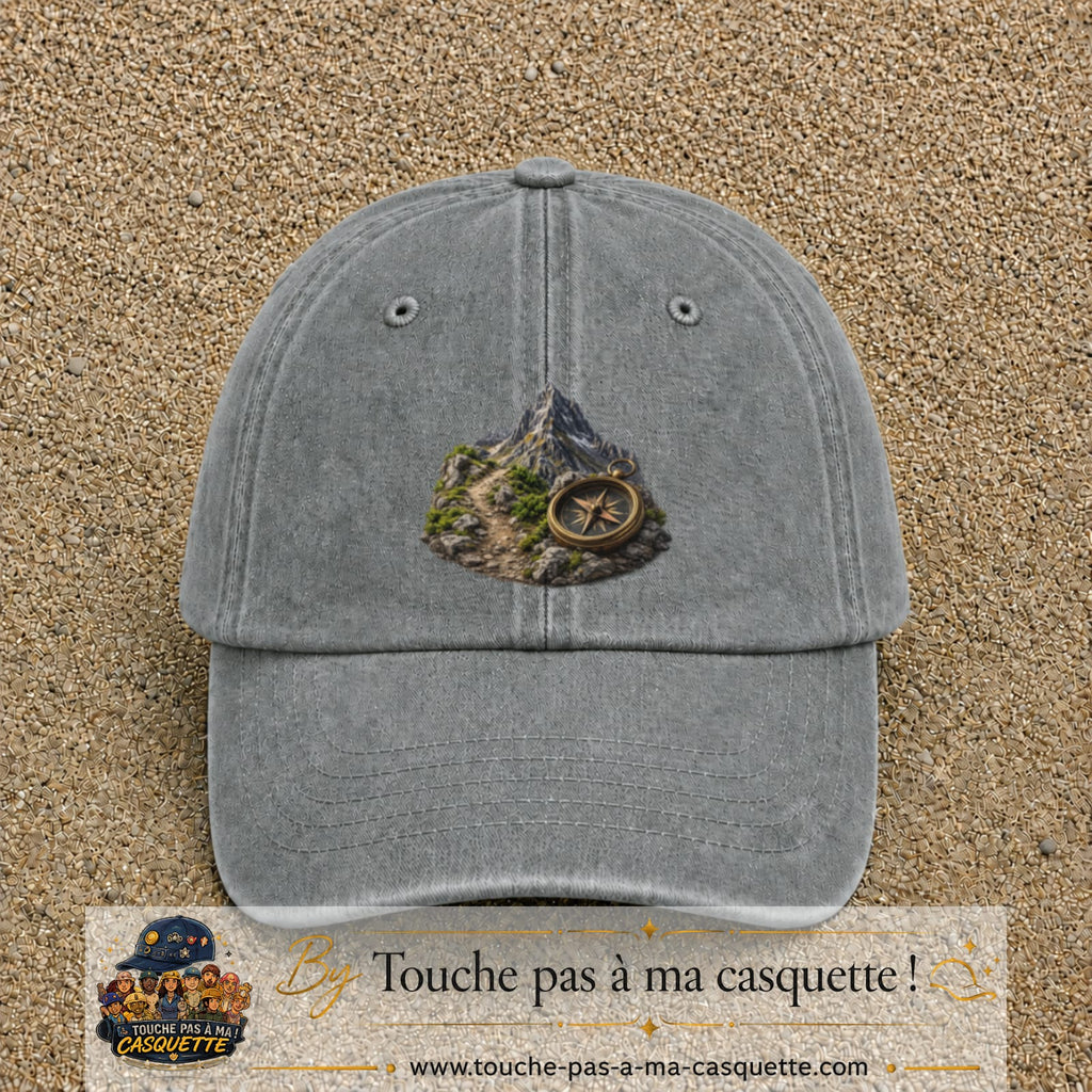 Image principale casquette Gris délavé avec motif Montagne et boussole 7 cm