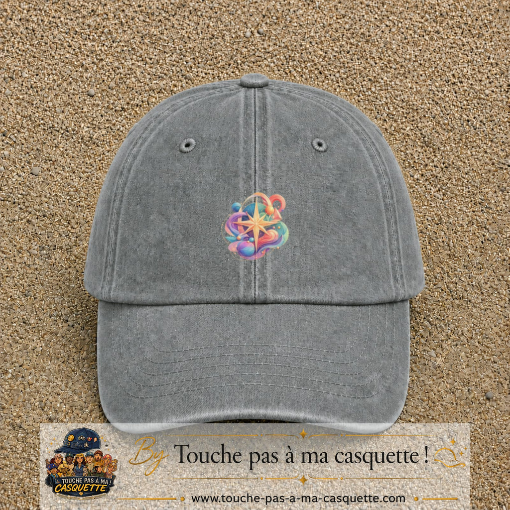 Image principale casquette Gris délavé avec motif Boussole cosmique 5 cm