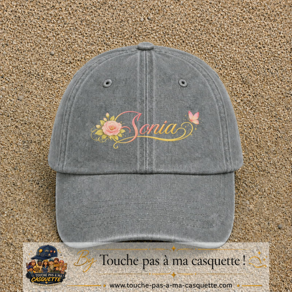 Casquette Gris délavé avec motif Prénom Sonia fleuri en 7 cm – vue principale