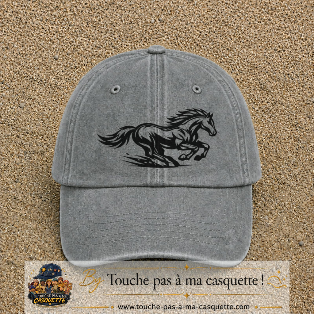 Image principale produit127grosGR - casquette Gris délavé avec visuel Cheval au galop 7 cm
