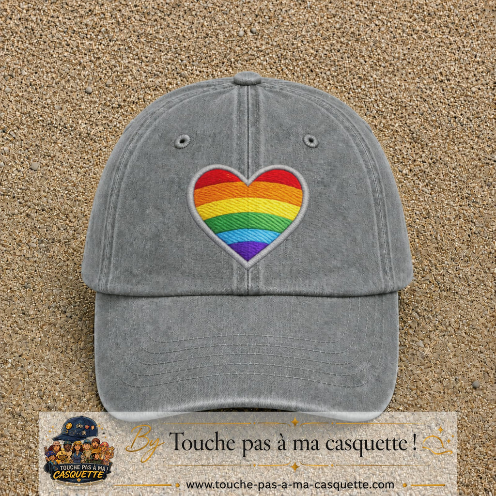 Image principale produit25grosGR - casquette Gris délavé avec visuel Cœur arc-en-ciel écusson 7 cm