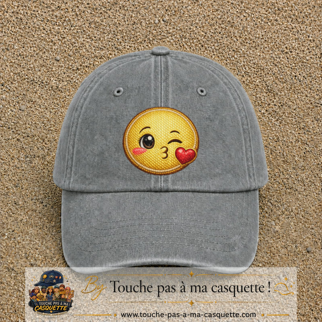 Image principale produit10grosGR - casquette Gris délavé avec visuel Emoji bisou cœur 7 cm