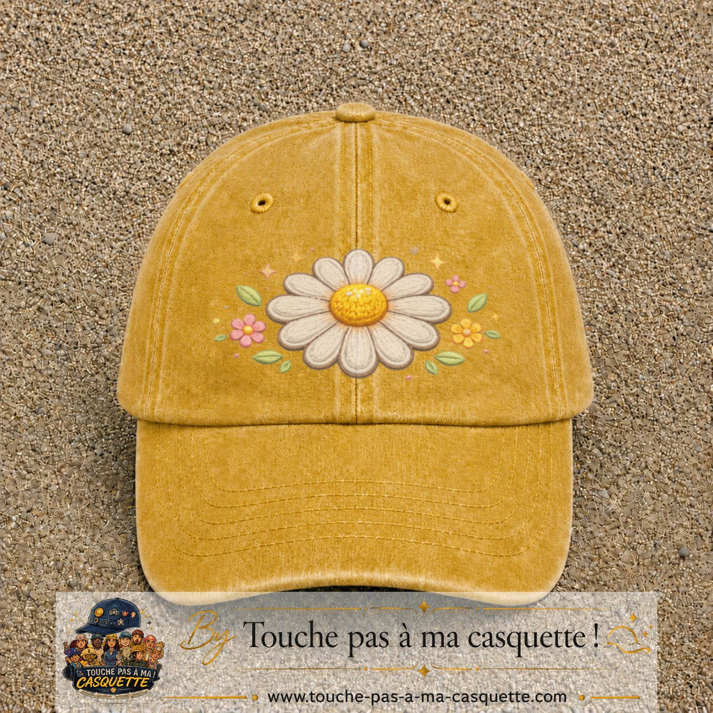 Image principale produit120grosJ - casquette Jaune délavé - Moutarde délavé avec visuel Marguerite horizontale 7 cm