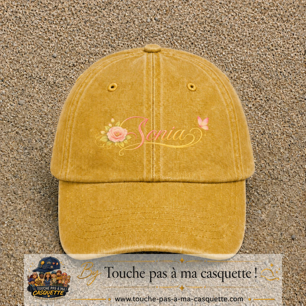 Casquette Jaune délavé - Moutarde délavé avec motif Prénom Sonia fleuri en 7 cm – vue principale