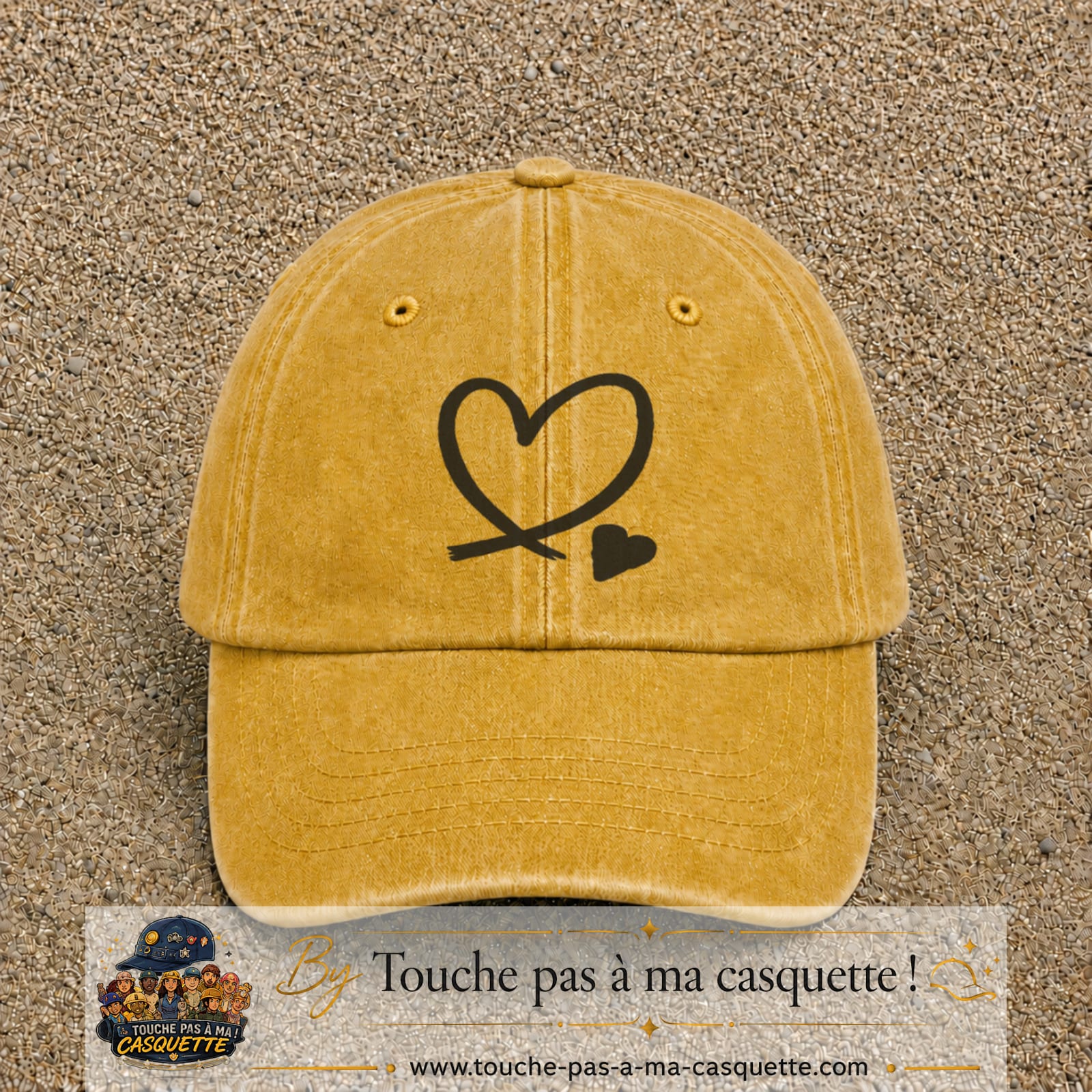 Image principale produit31grosJ - casquette Jaune délavé - Moutarde délavé avec visuel Cœur continu noir 7 cm