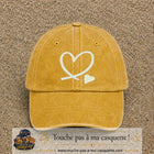 Image principale produit30grosJ - casquette Jaune délavé - Moutarde délavé avec visuel Cœur continu blanc 7 cm