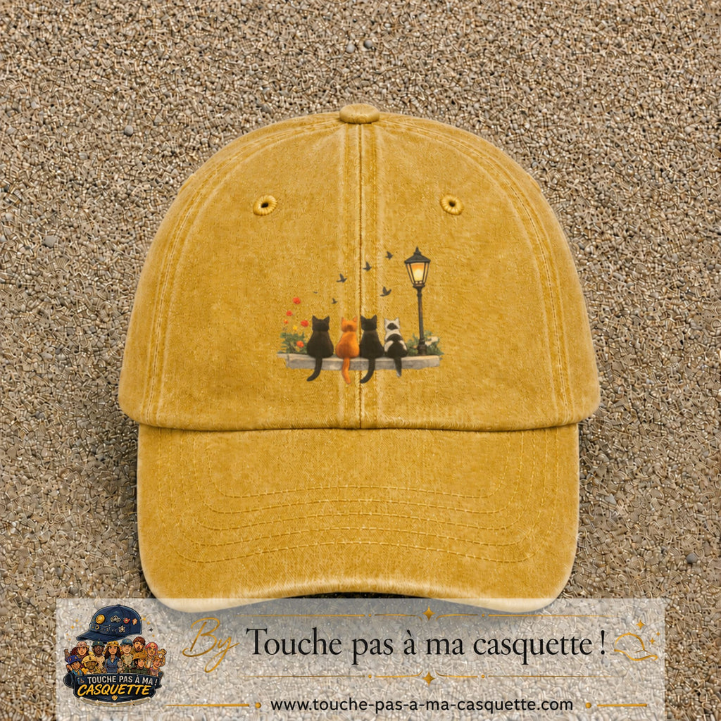 Image principale produit195grosJ - casquette Jaune délavé - Moutarde délavé avec visuel Chats réverbère 7 cm