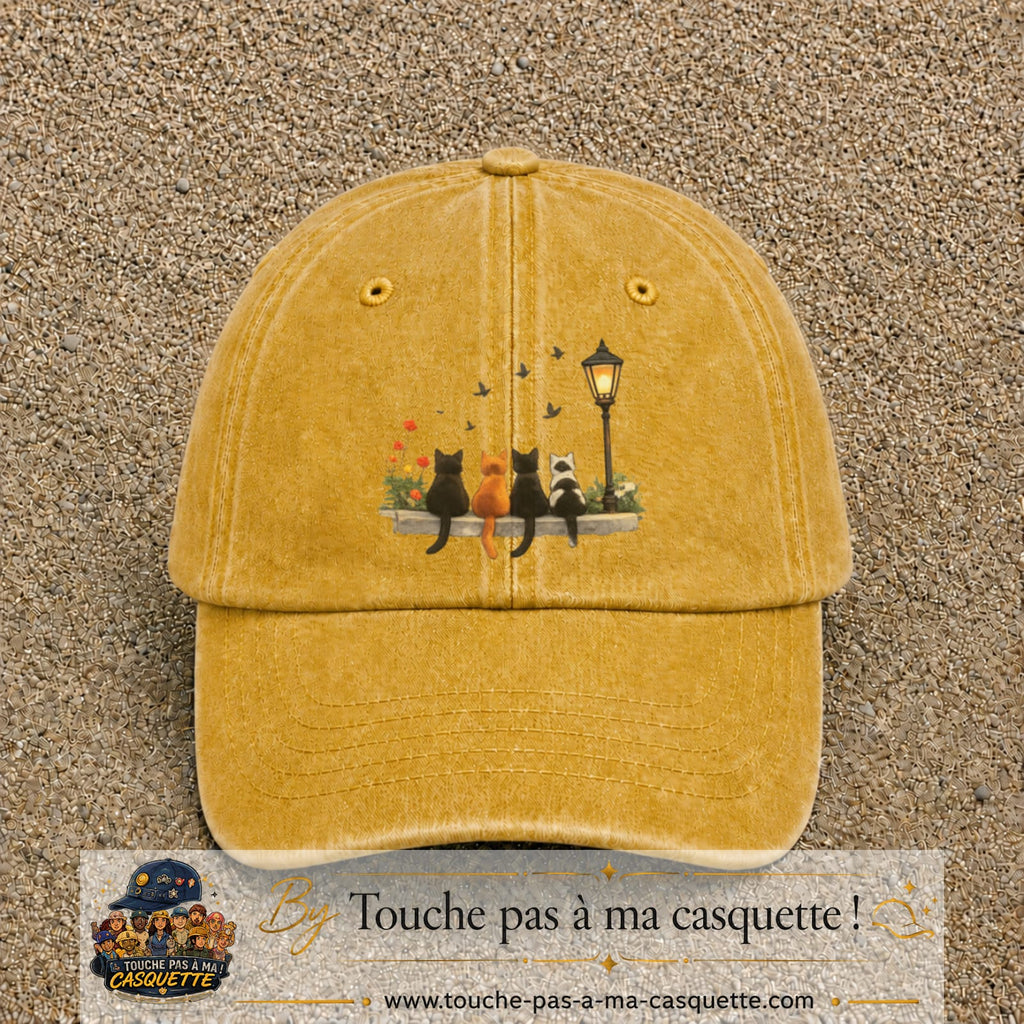 Image principale produit35grosJ - casquette Jaune délavé - Moutarde délavé avec visuel Chats noirs banc automne 7 cm