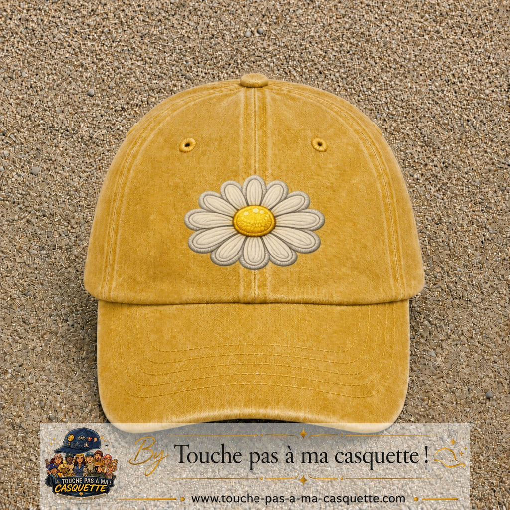 Image principale produit104grosJ - casquette Jaune délavé - Moutarde délavé avec visuel Marguerite simple 7 cm