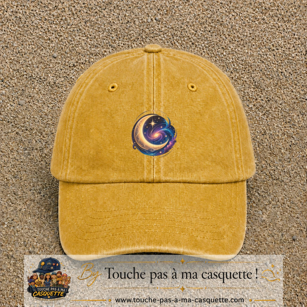 Image principale produit58moyenJ - casquette Jaune délavé - Moutarde délavé avec visuel Galaxie lune 5 cm
