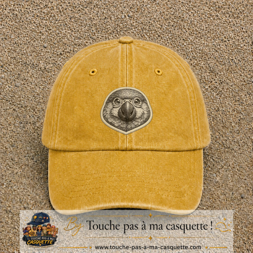 Casquette Jaune délavé - Moutarde délavé motif Perroquet rond 7 cm - vue principale