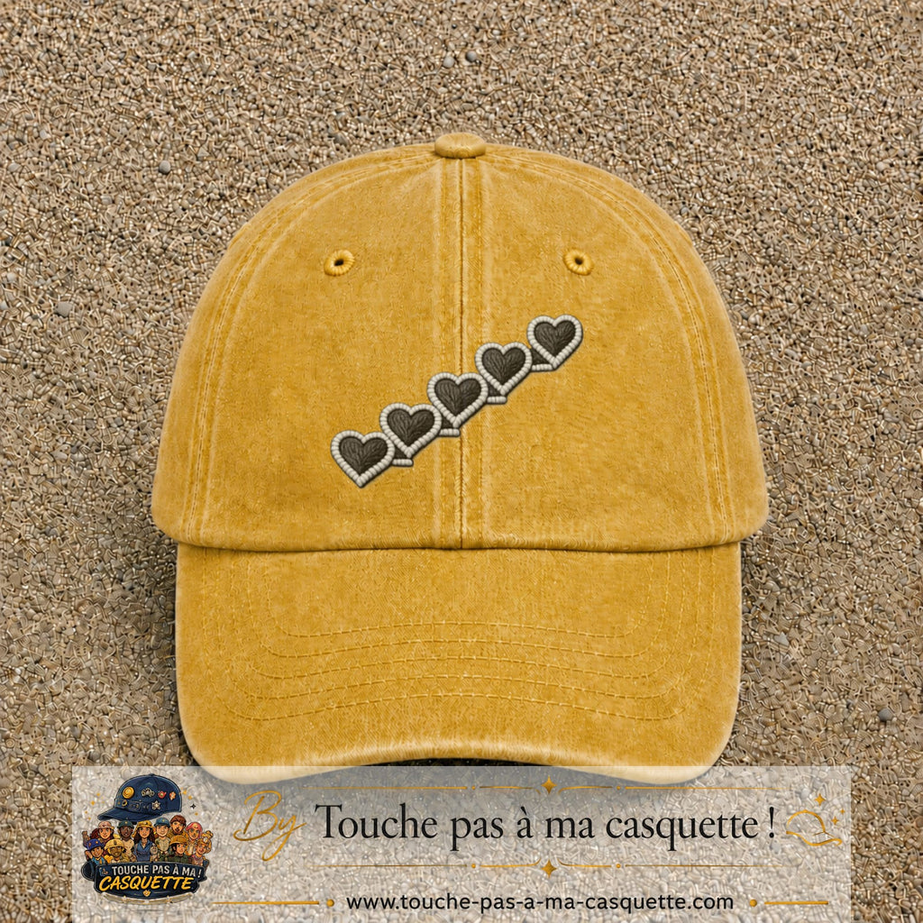 Casquette Jaune délavé - Moutarde délavé motif Guirlande de cœurs 7 cm - vue principale