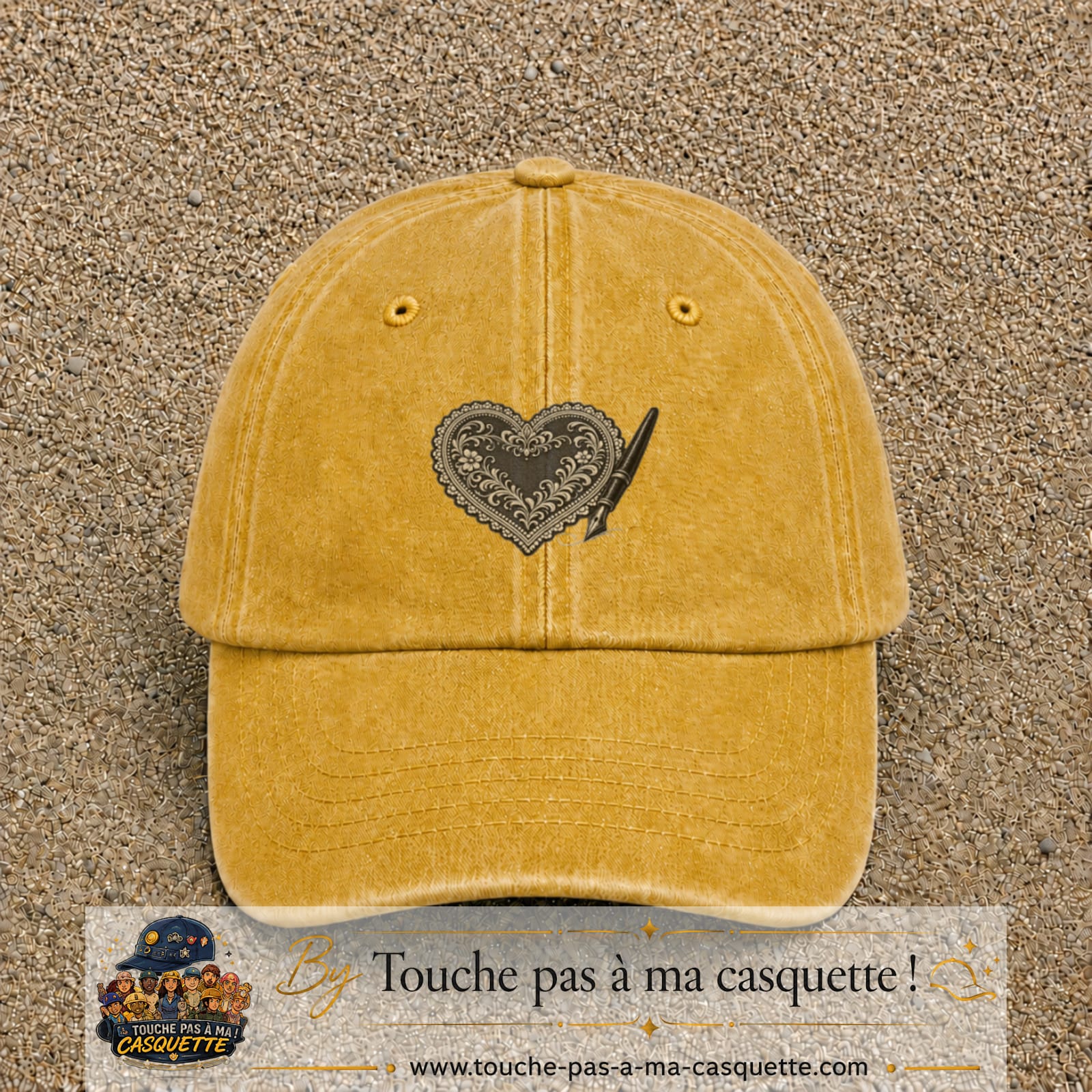 Casquette Jaune délavé - Moutarde délavé motif Cœur calligraphie 5 cm - vue principale
