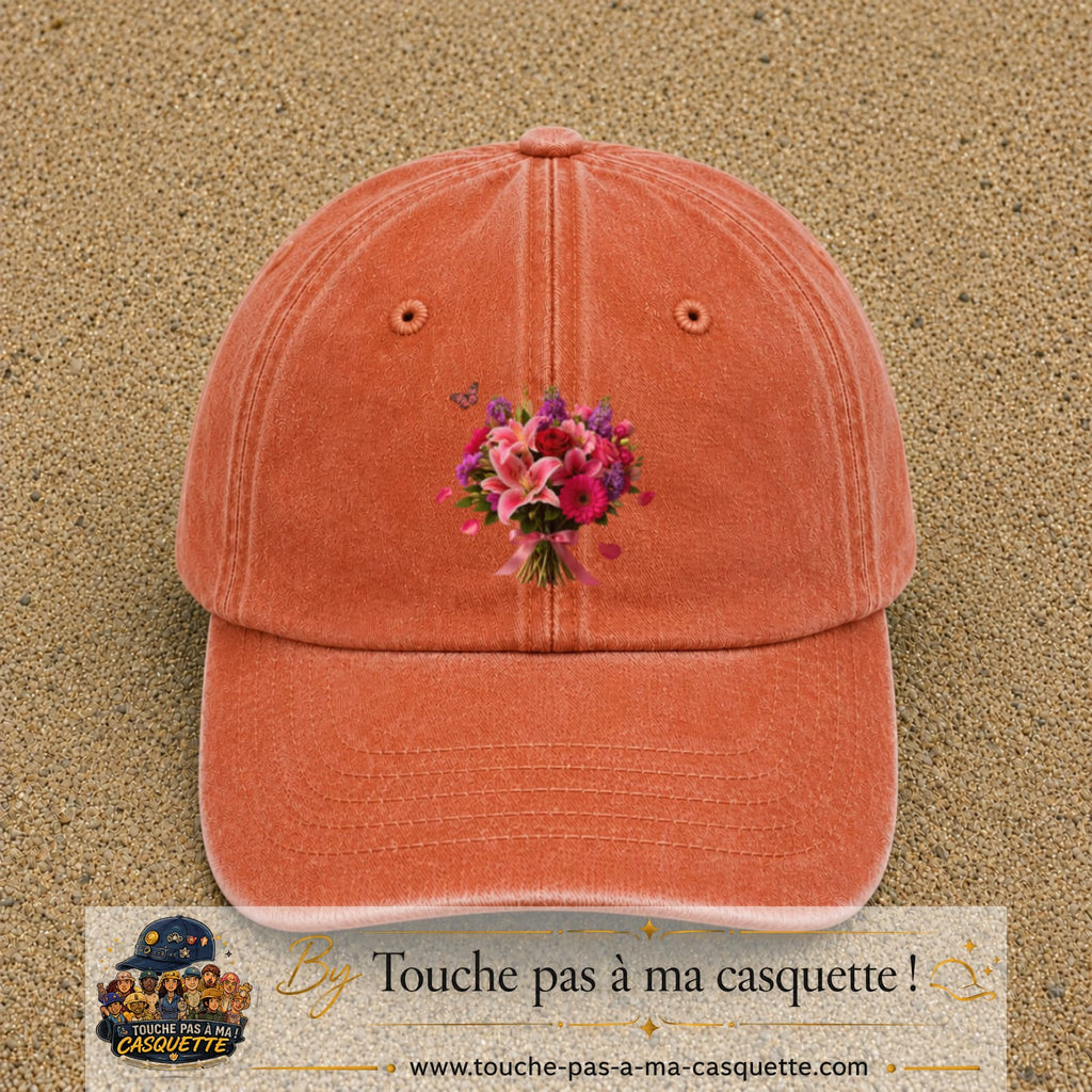 Casquette Orange délavé - Corail délavé avec motif Bouquet de lys et roses avec papillon en 7 cm – vue principale
