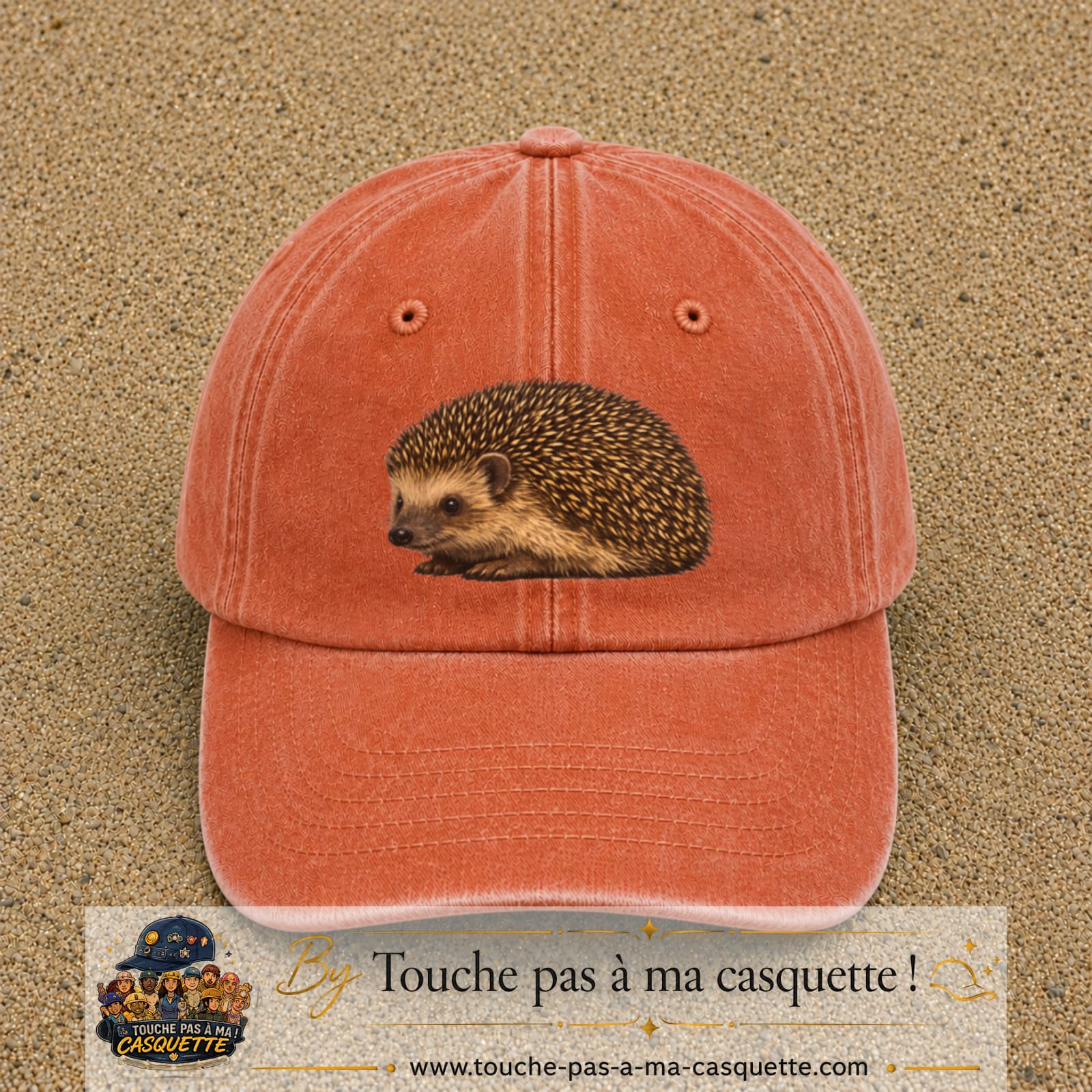 Image principale produit192grosOC - casquette Orange délavé - Corail délavé avec visuel Hérisson réaliste 7 cm