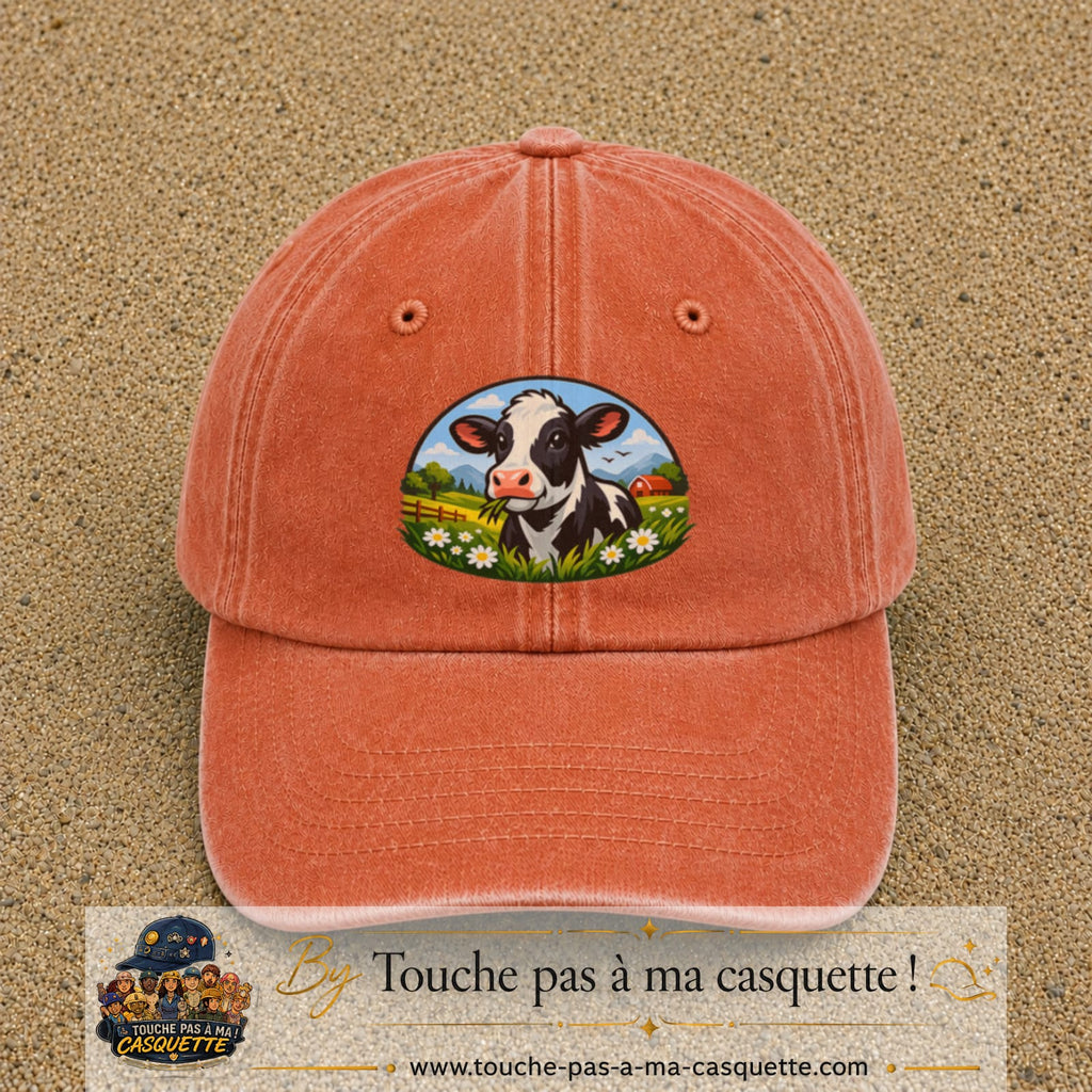 Image principale produit72grosOC - casquette Orange délavé - Corail délavé avec visuel Vache paysage 7 cm