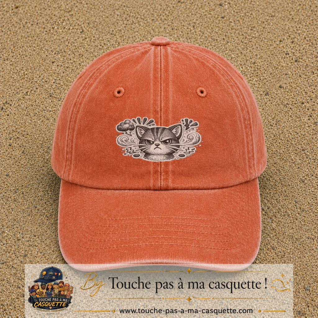 Image principale produit1moyenOC - casquette Orange délavé - Corail délavé avec visuel Chat colère ornemental 5 cm