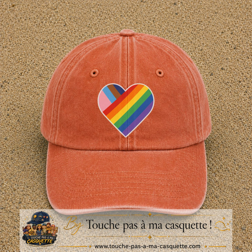 Image principale produit23grosOC - casquette Orange délavé - Corail délavé avec visuel Cœur arc-en-ciel 7 cm