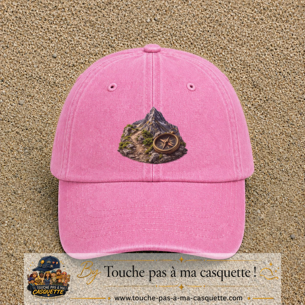 Image principale casquette Rose délavé avec motif Montagne et boussole 7 cm